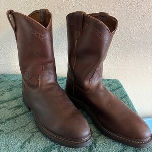 Brown Sierra round toe boots #10004986